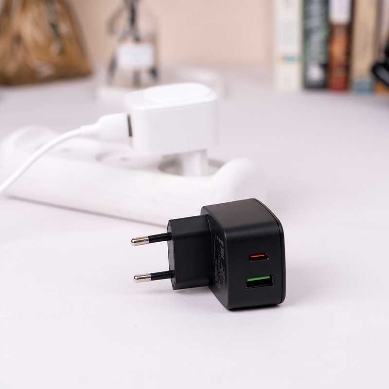 Сетевое зарядное устройство, USB + Type-C, в ассортименте